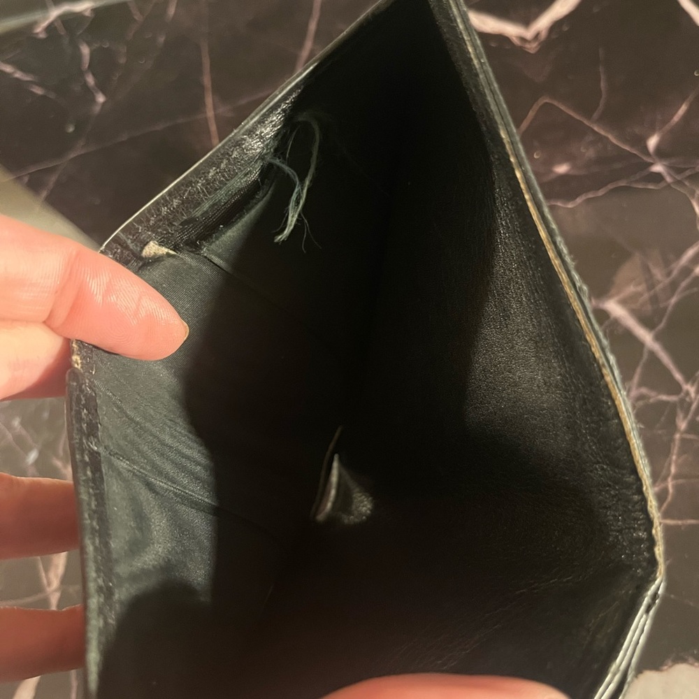 $950 CHANEL Black Caviar-Leather Wallet - Picture 11 of 14